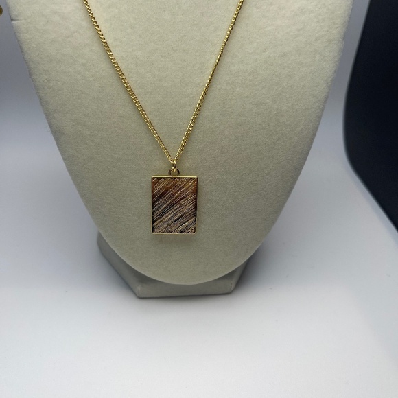 MAYAMAR 24K Gold Plated Polished Moon & Stars 18"+3.5" Necklace - Picture 3 of 5